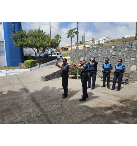 ENTREGA DE EQUIPOS TASER A LA POLICIA LOCAL DE SAN MIGUEL DE ABONA