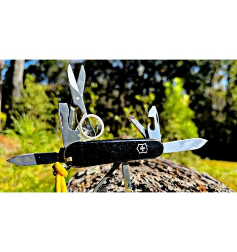 VICTORINOX EXPLORER - 16 USOS 91mm. ROJA