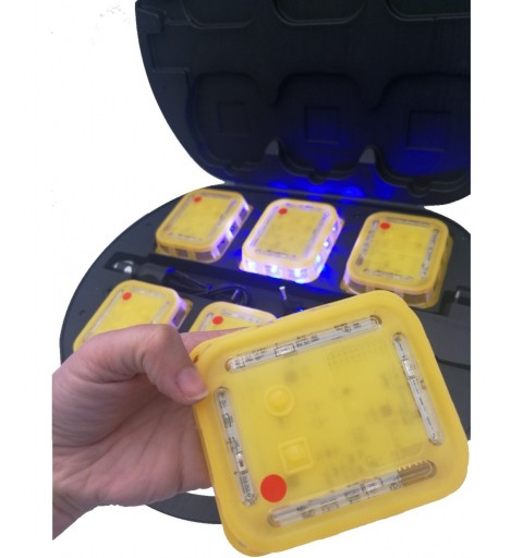 BALIZA SINCRONIZABLE SEÑALIZACION VIAL RECARGABLE MALETIN 6 UDS.